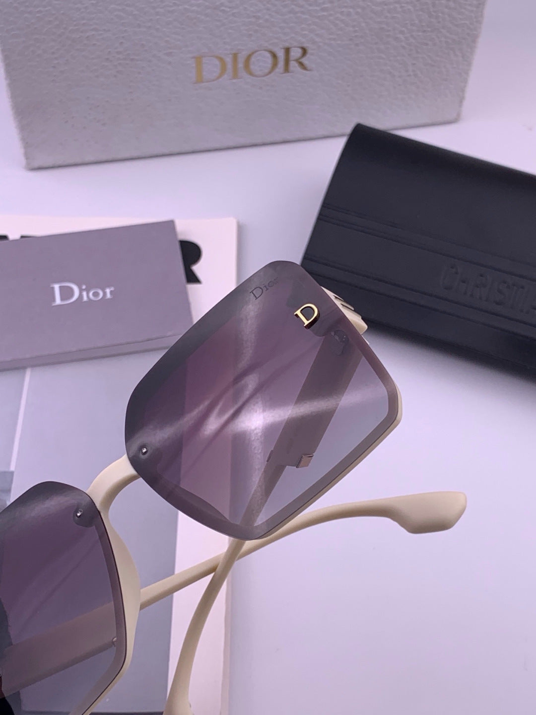 Dior CD8226 Polarized Square Red Lens Sunglasses for Women - 431707 - detail image 3