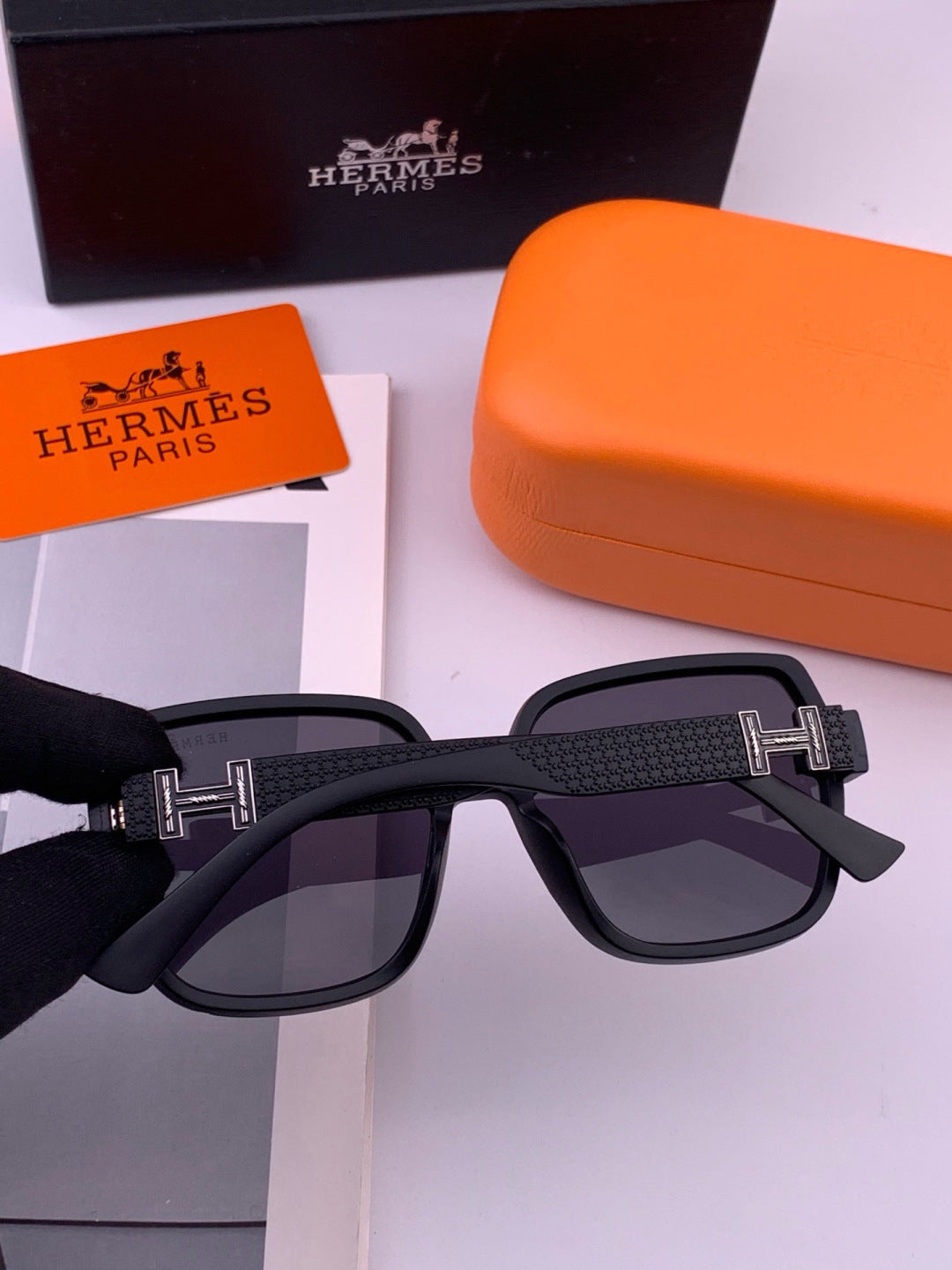 Hermès H8303 Square Black Lens Sunglasses for Men & Women - 433029 - detail image 4