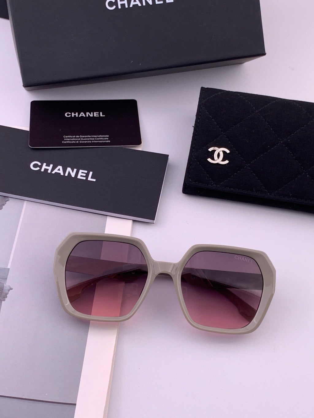 Chanel CH84022 Oversized Black Lens Sunglasses for Men & Women - 431588 - detail image 7