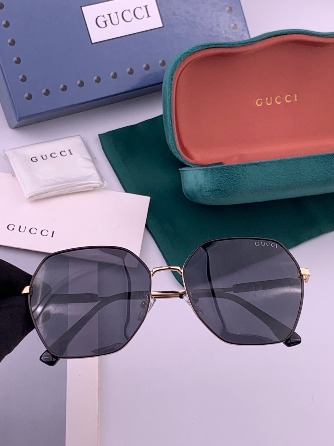 Gucci G9822 Polarized Oversized Brown Lens Sunglasses for Men & Women - 431343