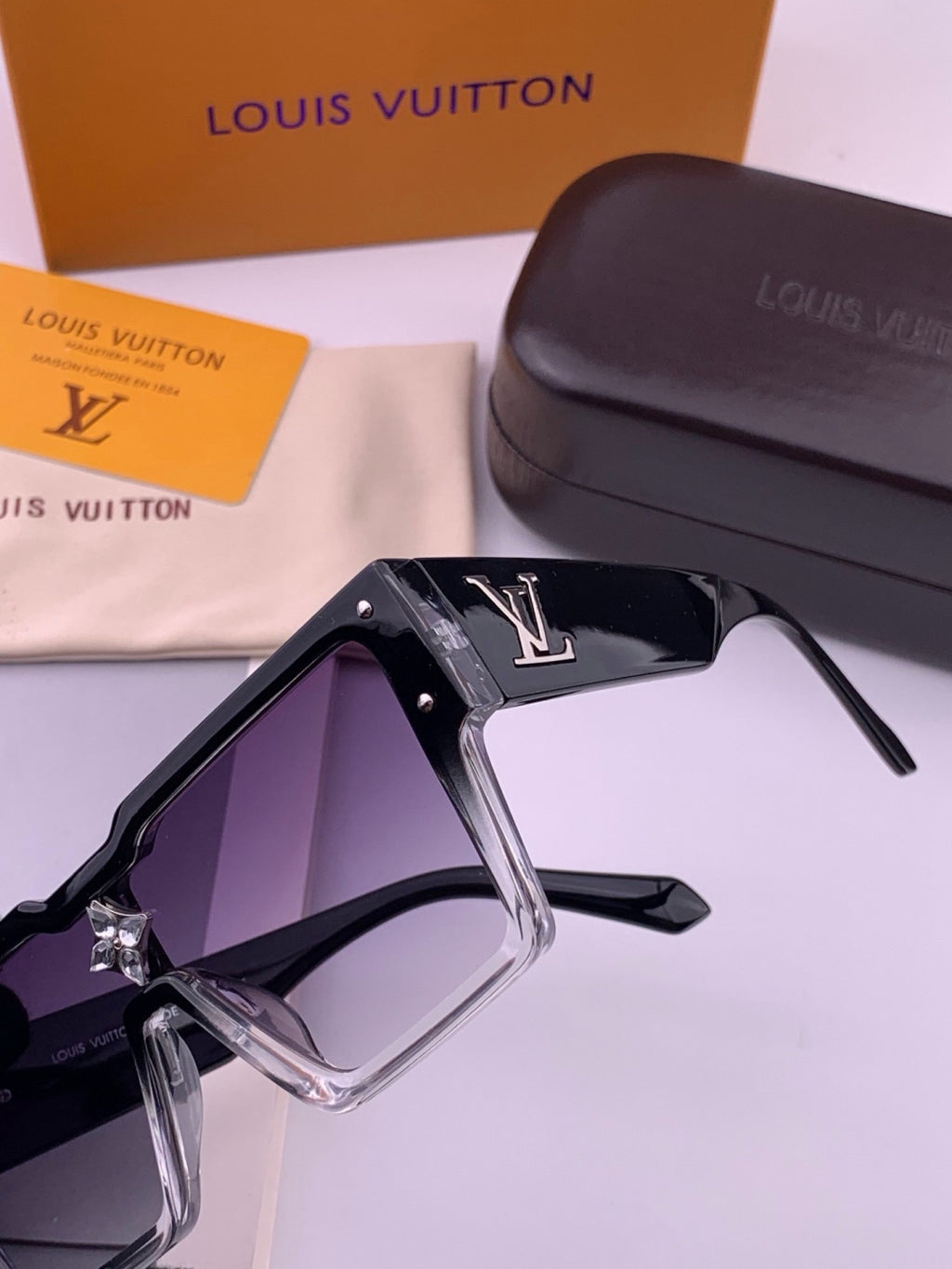 Louis Vuitton L7600 Square Black Lens Sunglasses for Women - 431170 - detail image 3