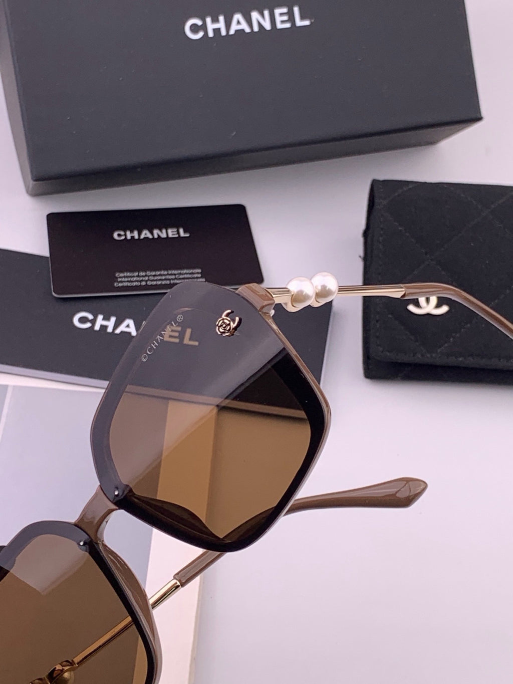 Chanel CH1910 Polarized Oversized Gold Lens Sunglasses for Men & Wome - 449036 - detail image 3