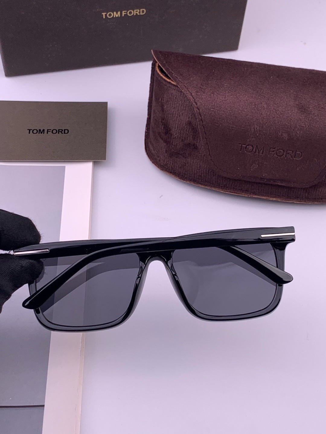 Tom Ford TF7220 Polarized Fashion Black Lens Sunglasses for Men & Wom - 449956 - detail image 3