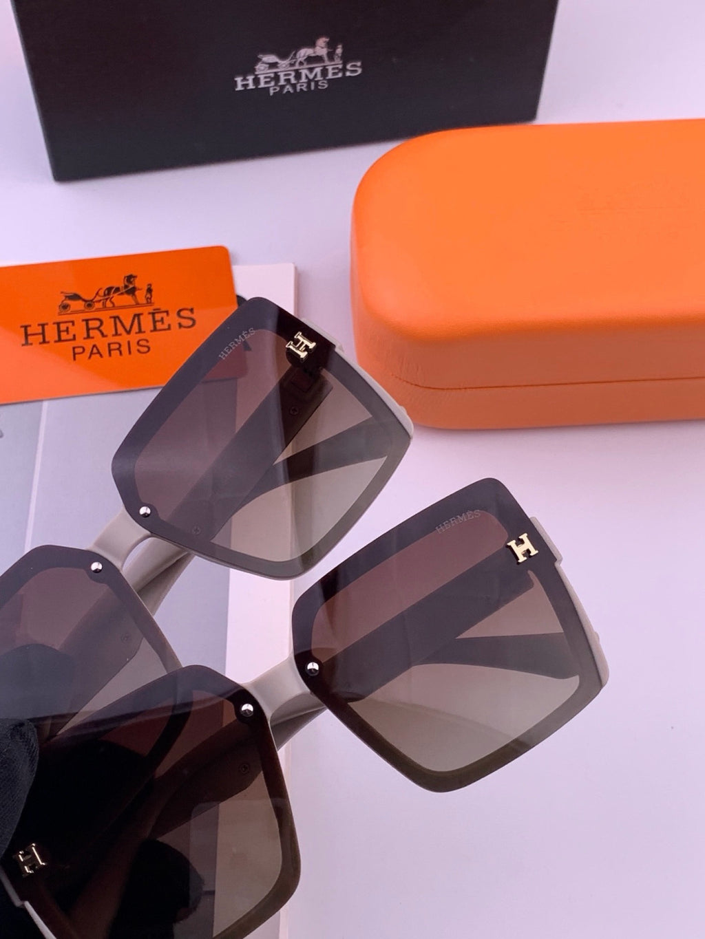 Hermès H1605 Square Black Lens Sunglasses for Men & Women - 466419 - detail image 4