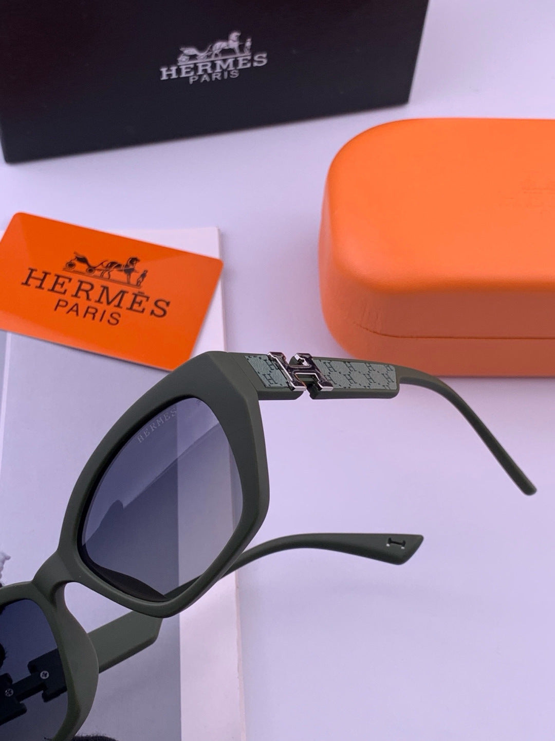 Hermès H3511 Polarized Square Black Lens Sunglasses for Men & Women - 466420 - detail image 2