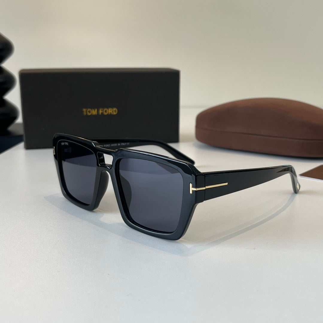 Tom Ford Fashion Black Lens Sunglasses for Men & Women - 487953 - detail image 3