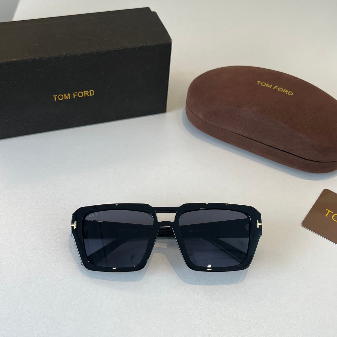 Tom Ford Fashion Black Lens Sunglasses for Men & Women - 466305 - detail image 4