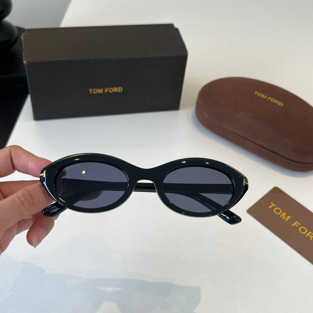 Tom Ford Fashion Black Lens Sunglasses for Men & Women - 466303 - detail image 5
