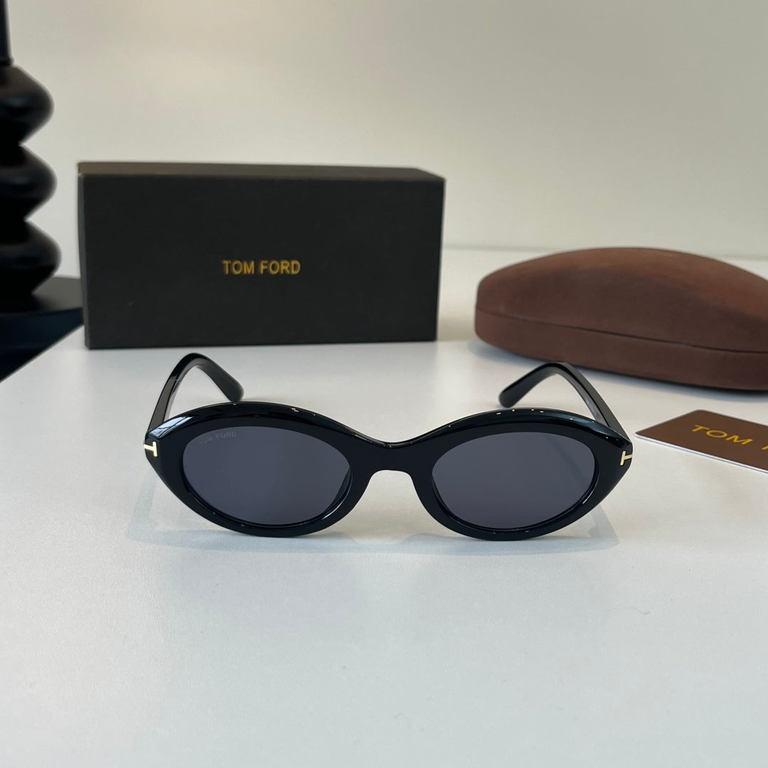 Tom Ford Fashion Black Lens Sunglasses for Men & Women - detail image 2