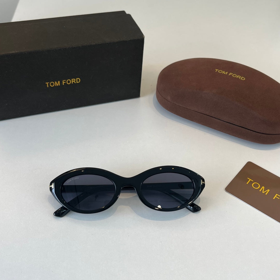 Tom Ford Fashion Black Lens Sunglasses for Men & Women - 466307 - detail image 4