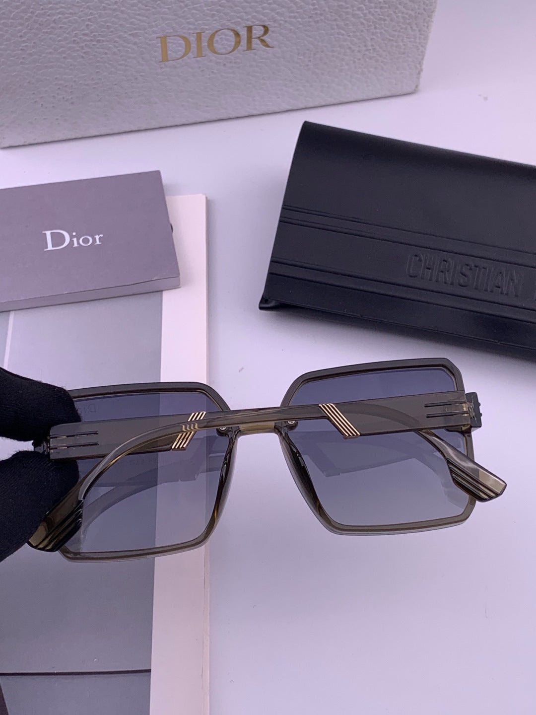 Dior CD8226 Polarized Square Gold Lens Sunglasses for Women - detail image 3