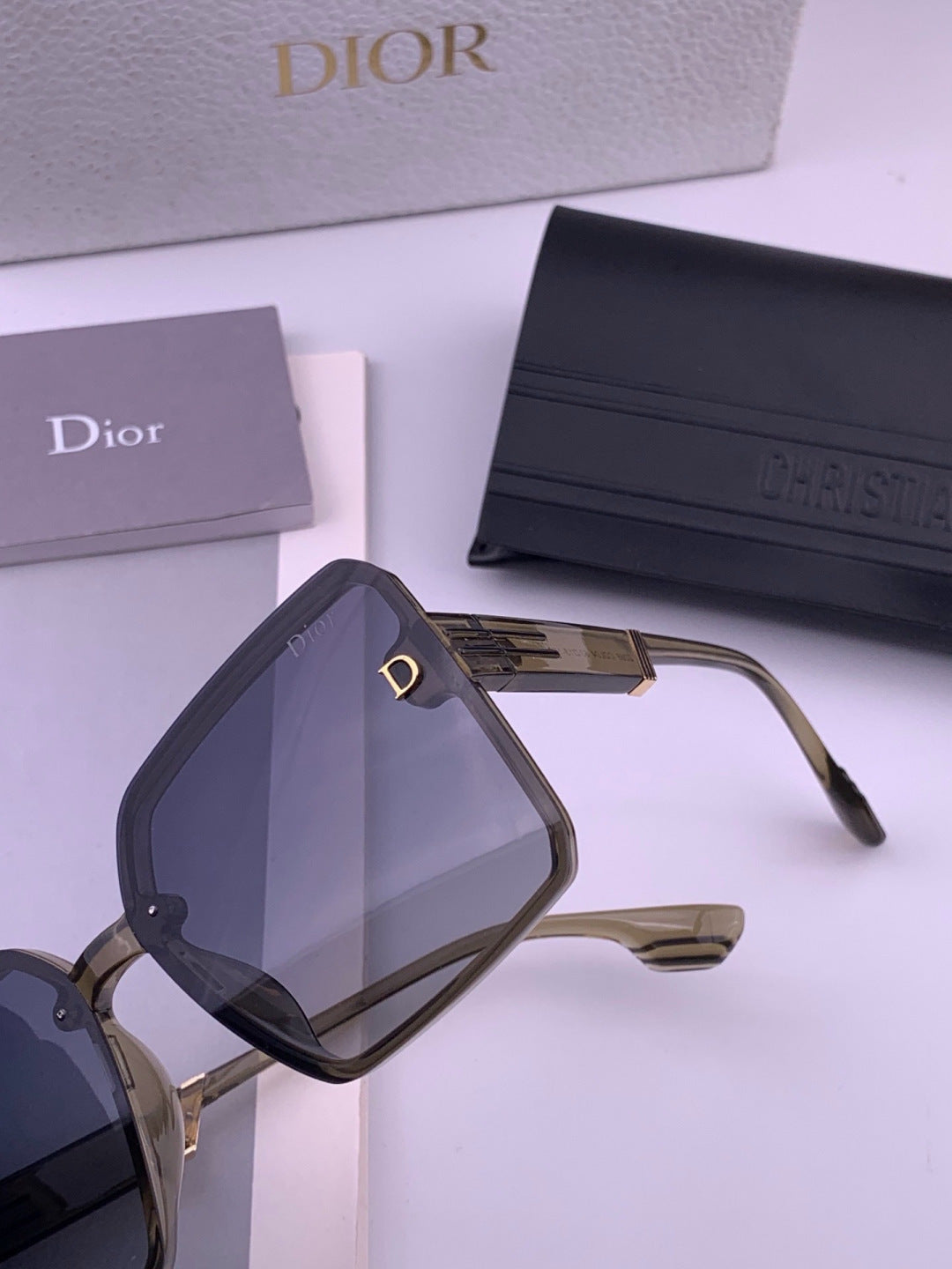 Dior CD8226 Polarized Square Gold Lens Sunglasses for Women - detail image 2