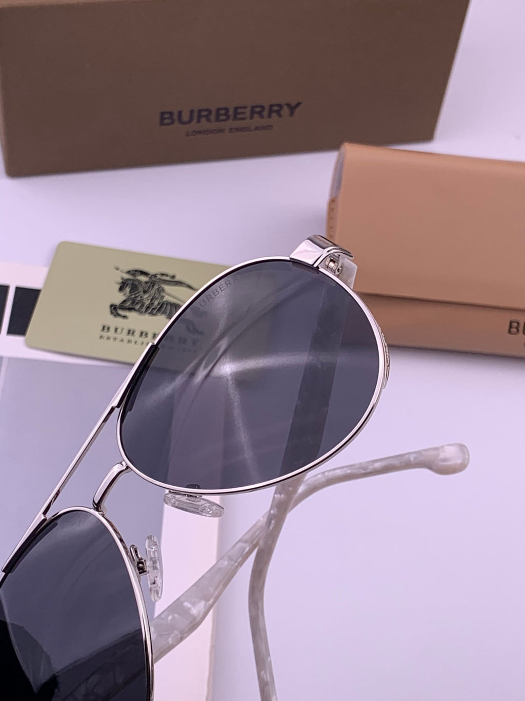 Burberry B880667 Aviator Gold Lens Sunglasses for Men - detail image 4