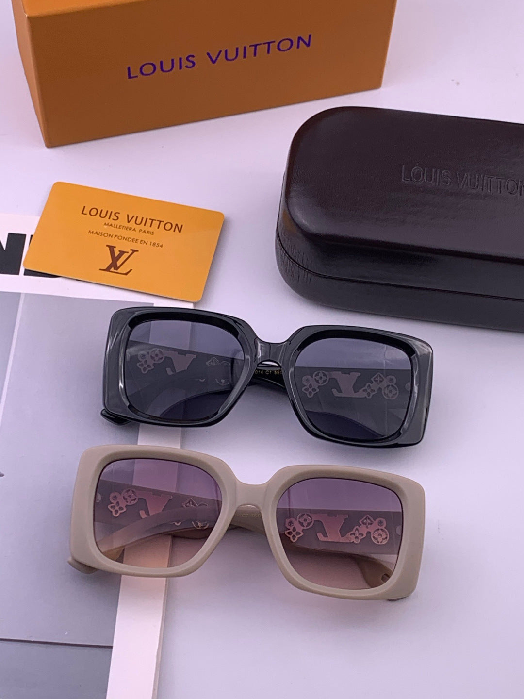 Louis Vuitton L47001 Square Brown Lens Sunglasses for Men & Women - detail image 6