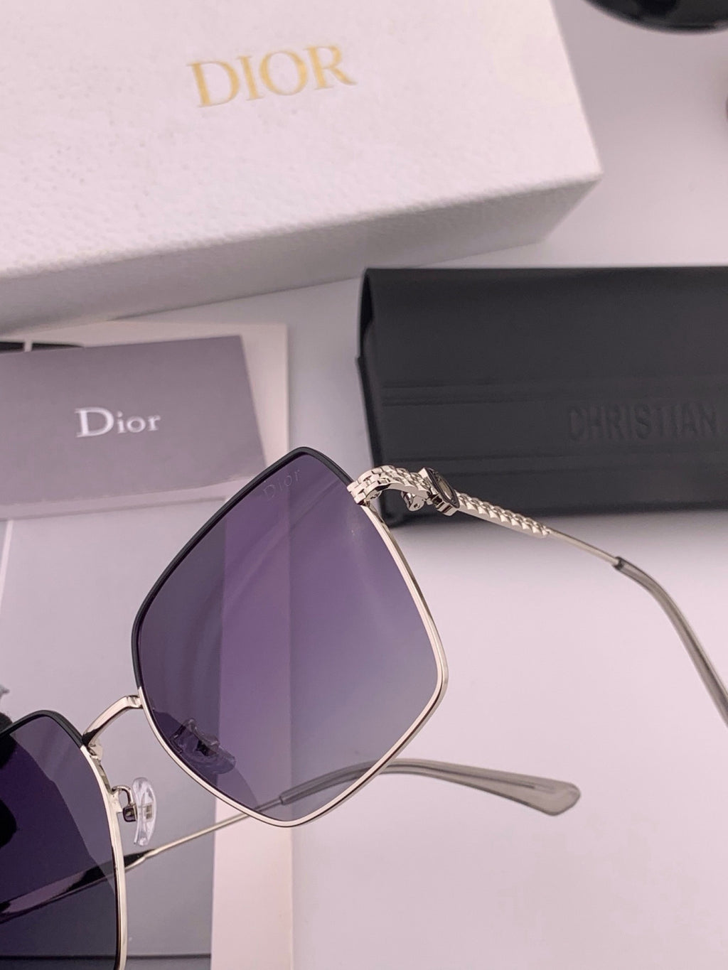 Dior D6310 Polarized Square Red Lens Sunglasses for Men & Women - 465325 - detail image 4