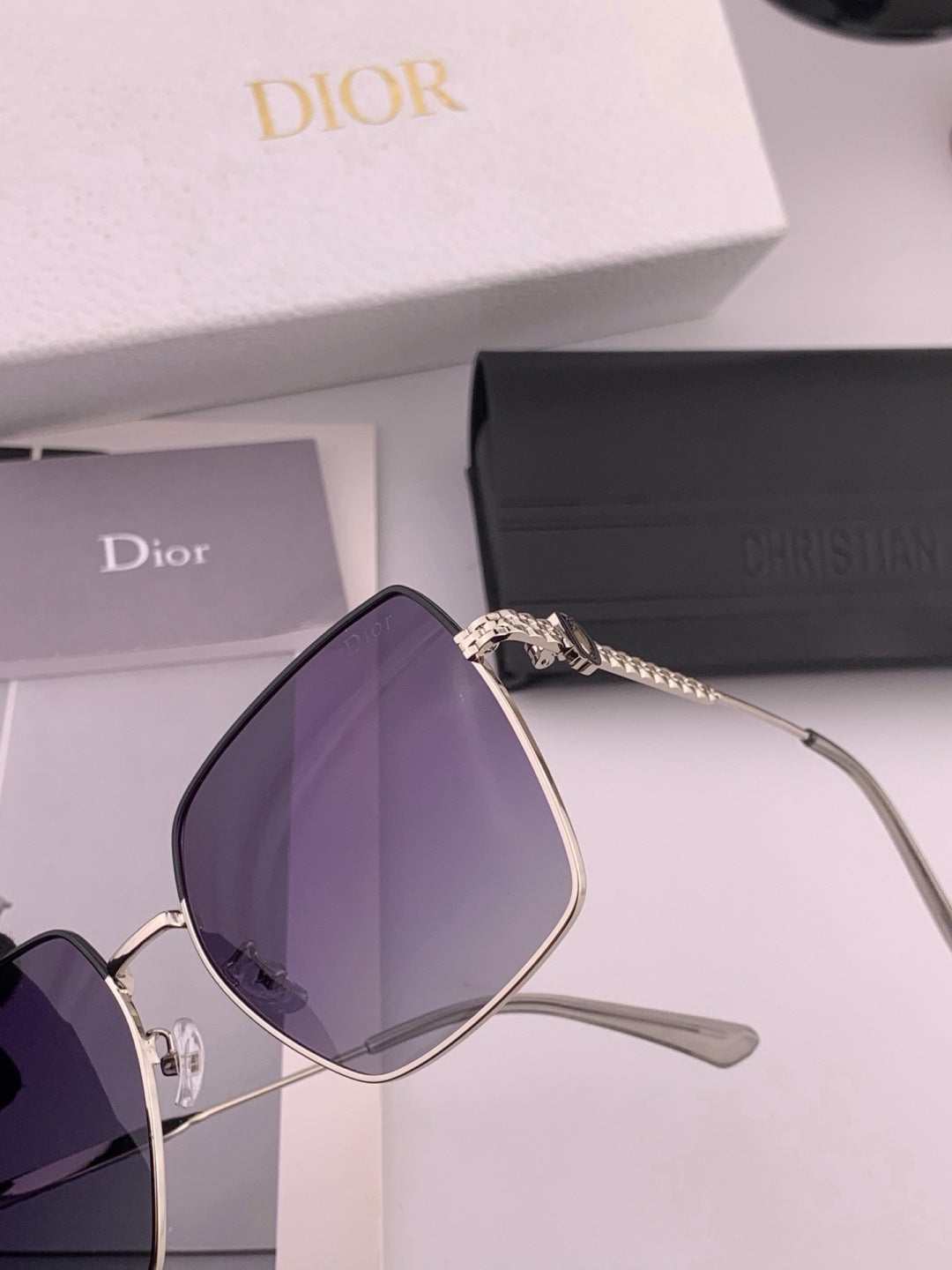 Dior D6310 Polarized Square Red Lens Sunglasses for Men & Women - 465325 - detail image 4
