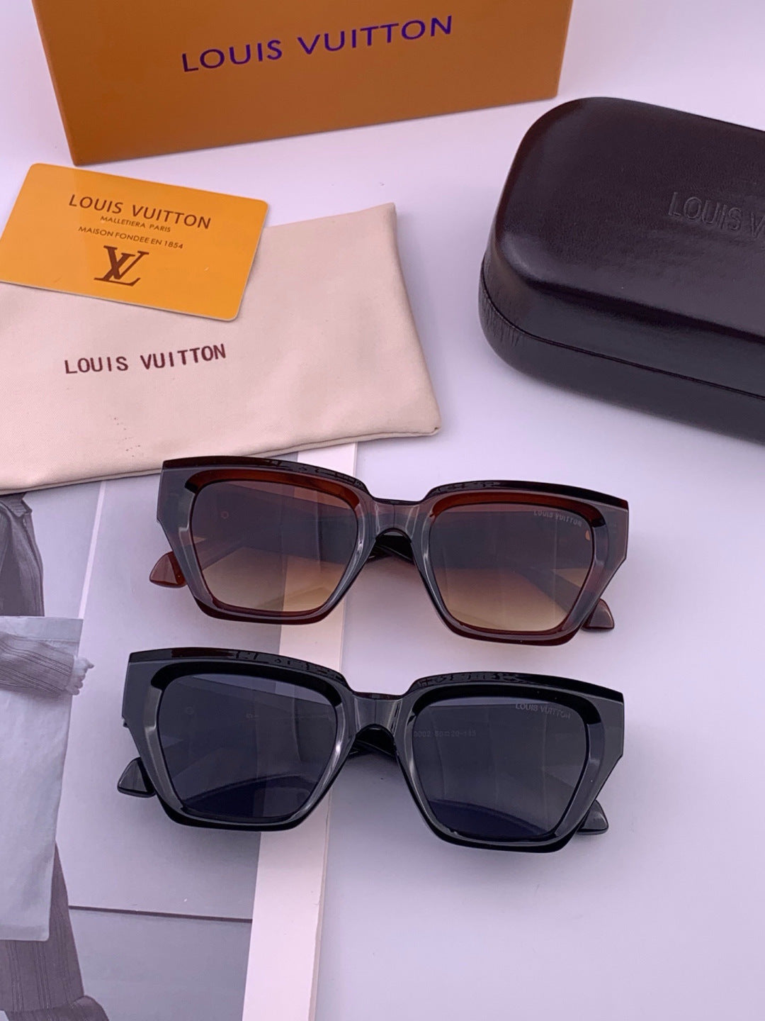 Louis Vuitton L26900 Square Black Lens Sunglasses for Women - 464704 - detail image 7