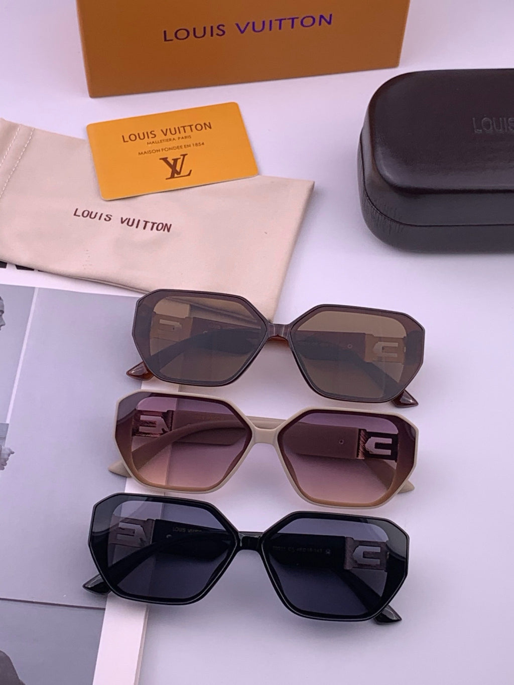 Louis Vuitton L17001 Square Black Lens Sunglasses for Women - 464711 - detail image 8