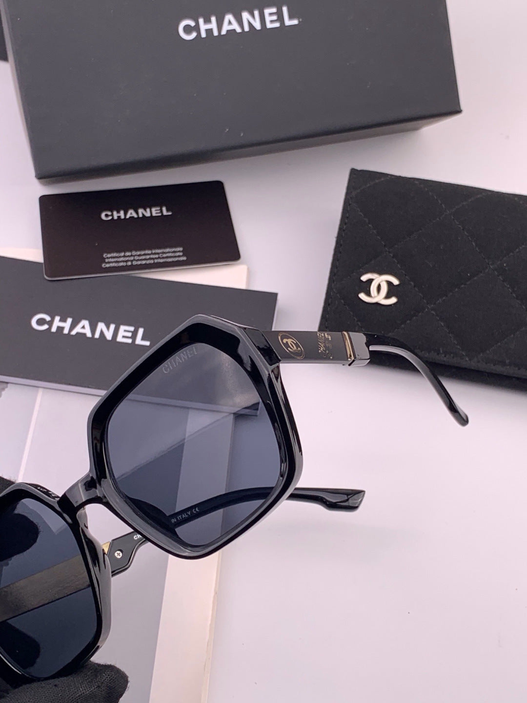 Chanel CH84022 Oversized Gold Lens Sunglasses for Men & Women - 465122 - detail image 4