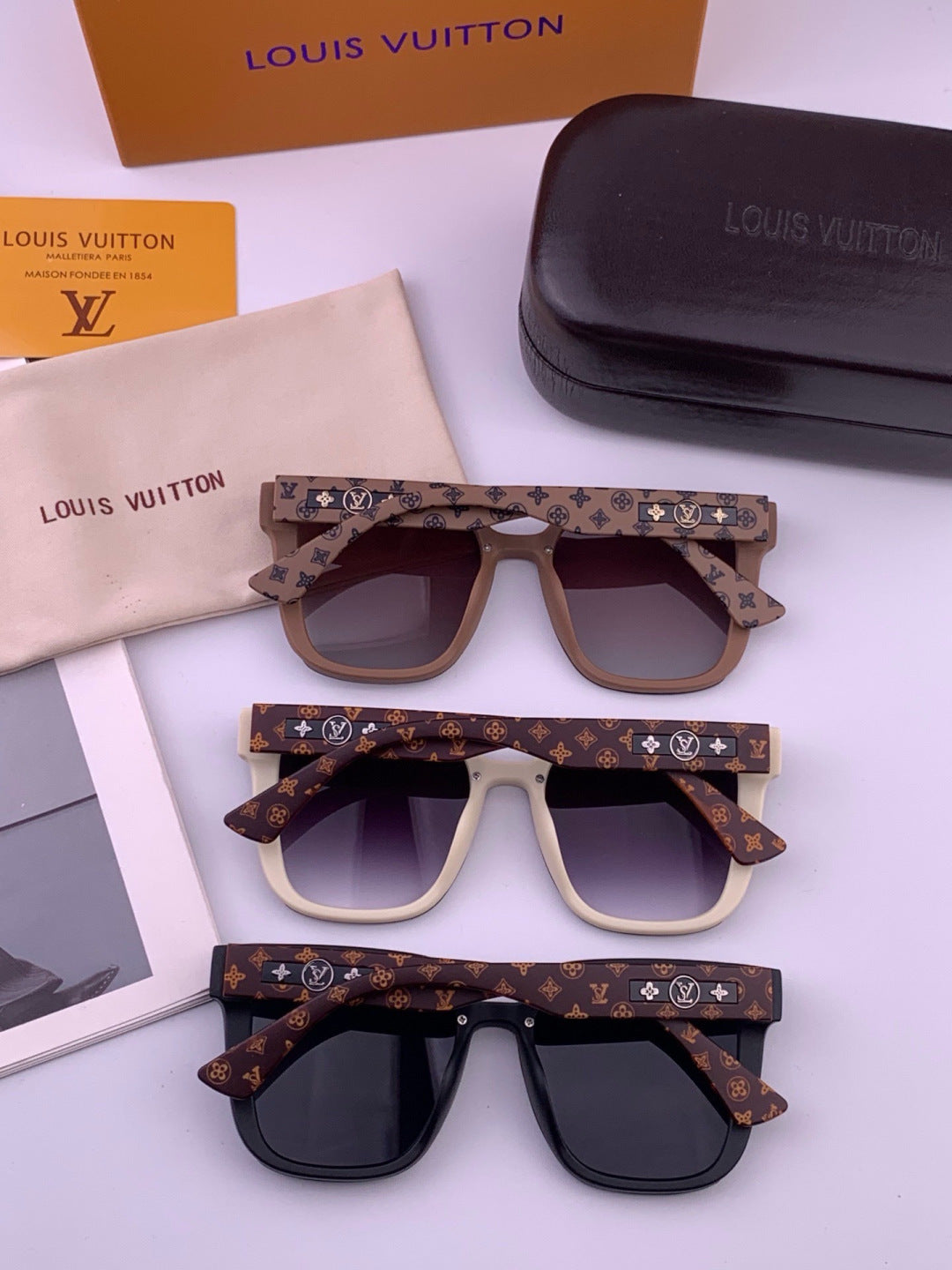 Louis Vuitton L1132 Square Gold Lens Sunglasses for Women - 464698 - detail image 3