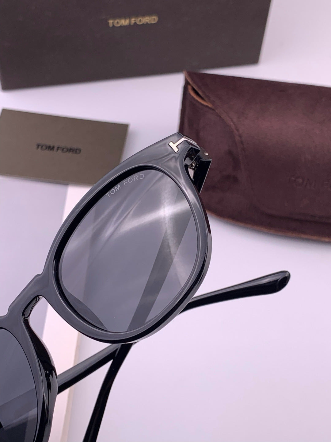 Tom Ford TF4220 Polarized Fashion Gold Lens Sunglasses for Men & Wome - 466338 - detail image 2