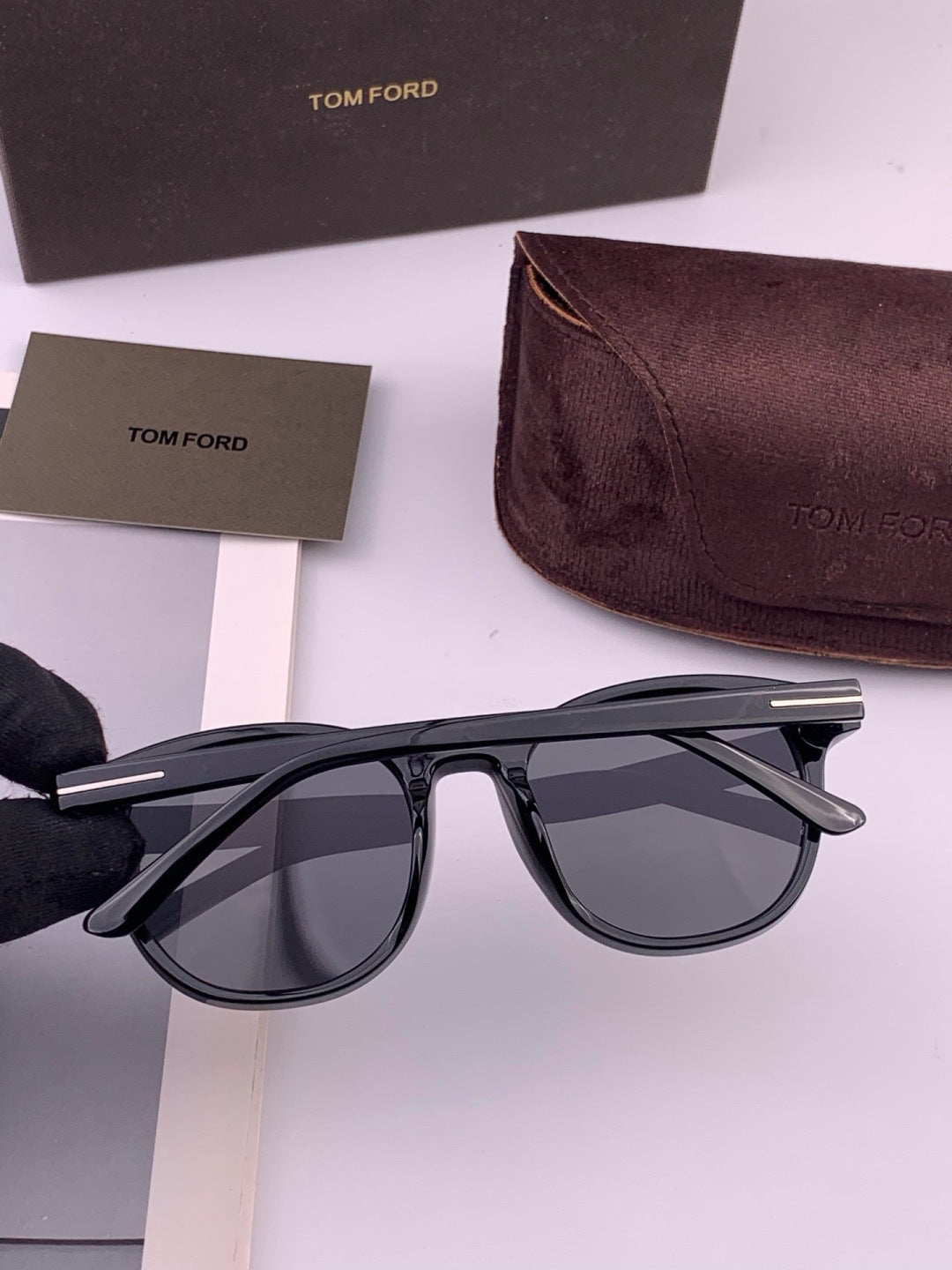 Tom Ford TF4220 Polarized Fashion Gold Lens Sunglasses for Men & Wome - 466338 - detail image 5