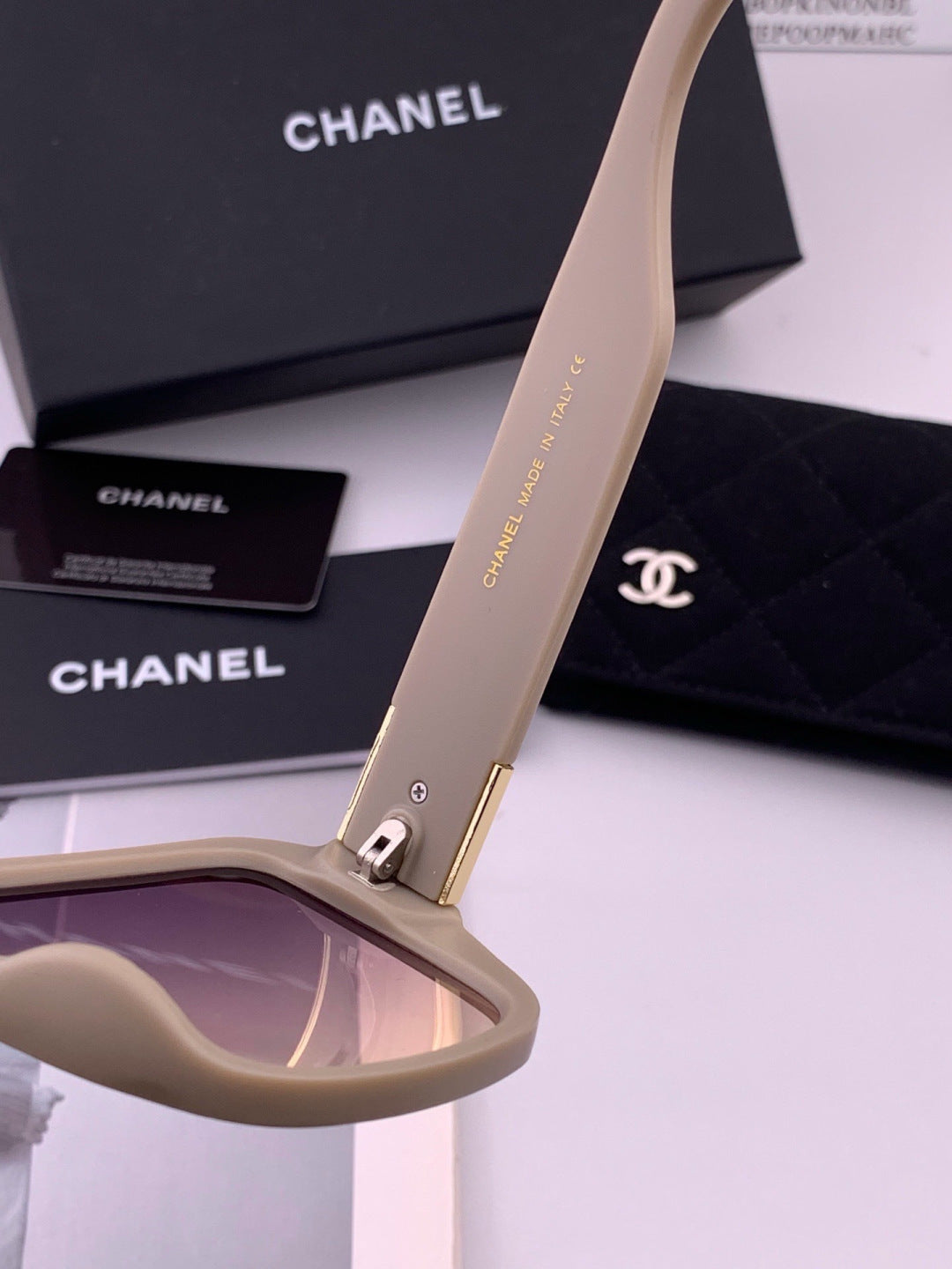 Chanel CH87004 Oversized Red Lens Sunglasses for Men & Women - detail image 4