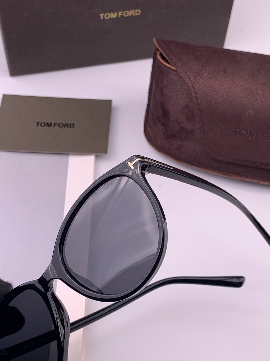 Tom Ford TF6221 Polarized Fashion Black Lens Sunglasses for Men & Women - detail image 4