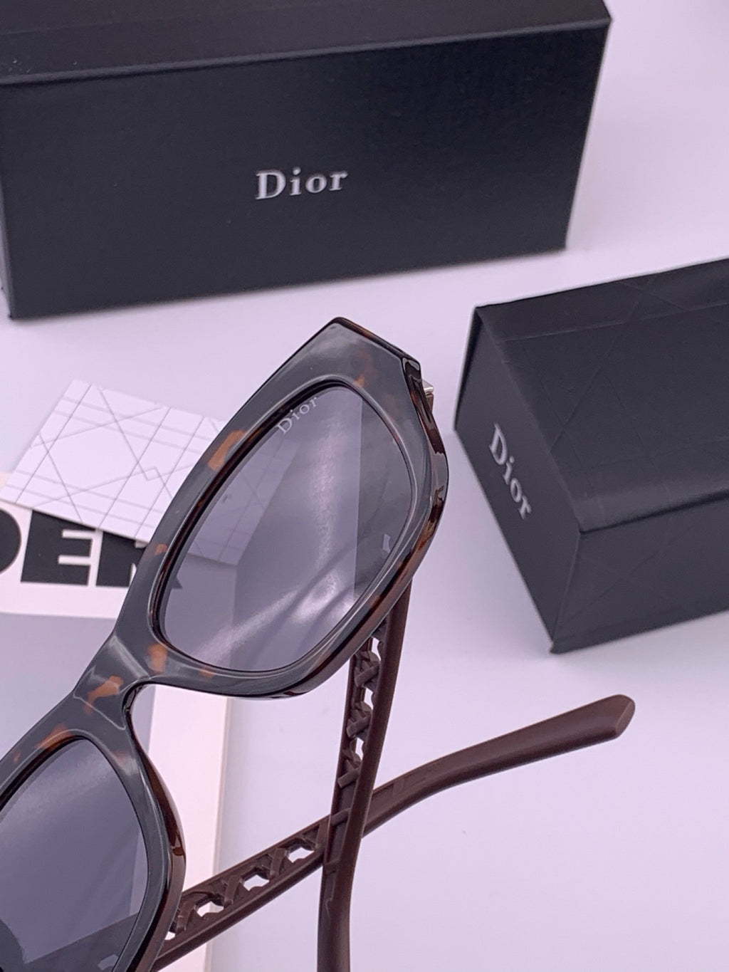 Dior D7911 Polarized Square Black Lens Sunglasses for Men & Women - 486869 - detail image 6
