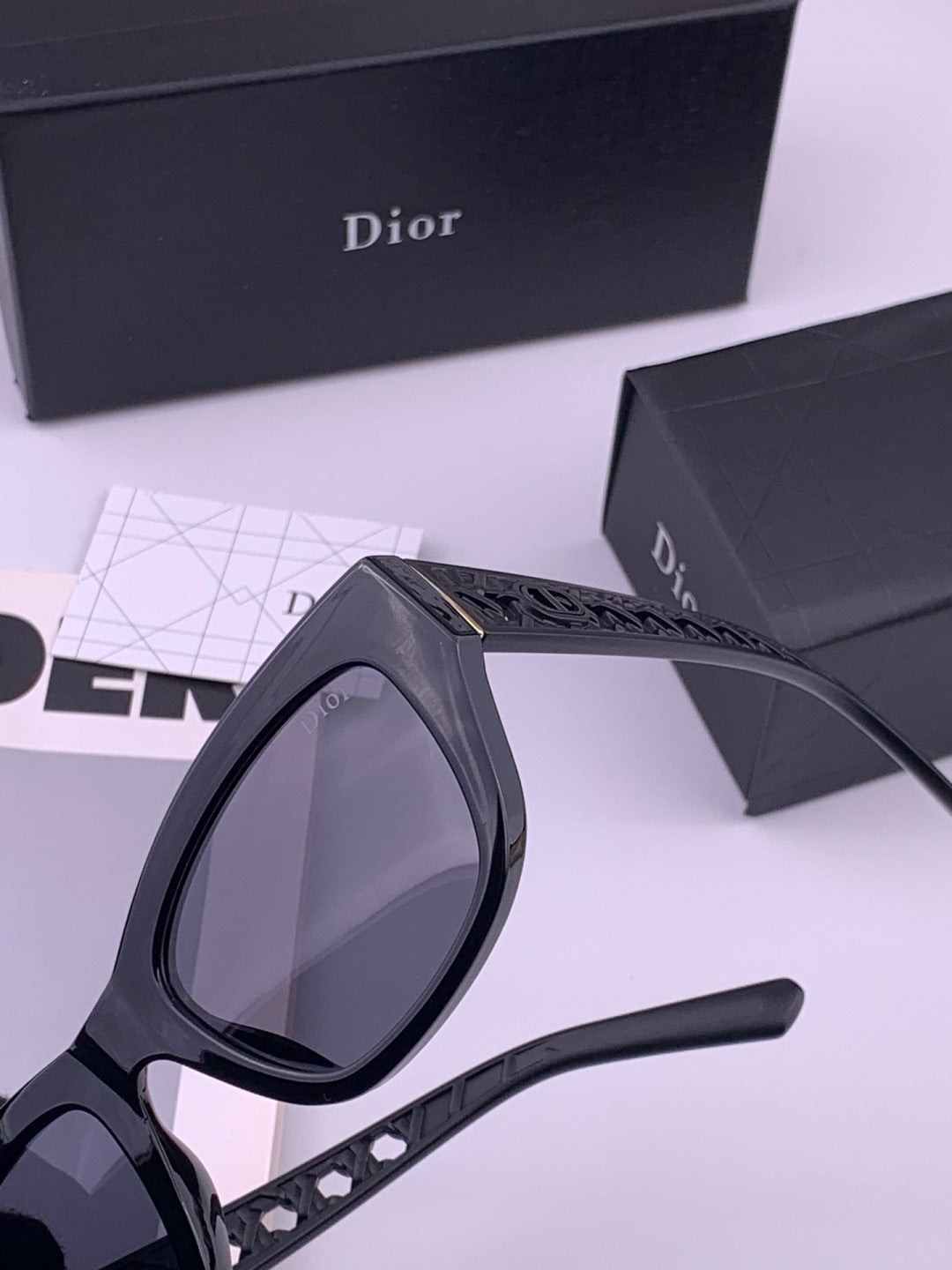 Dior D7911 Polarized Square Black Lens Sunglasses for Men & Women - detail image 4