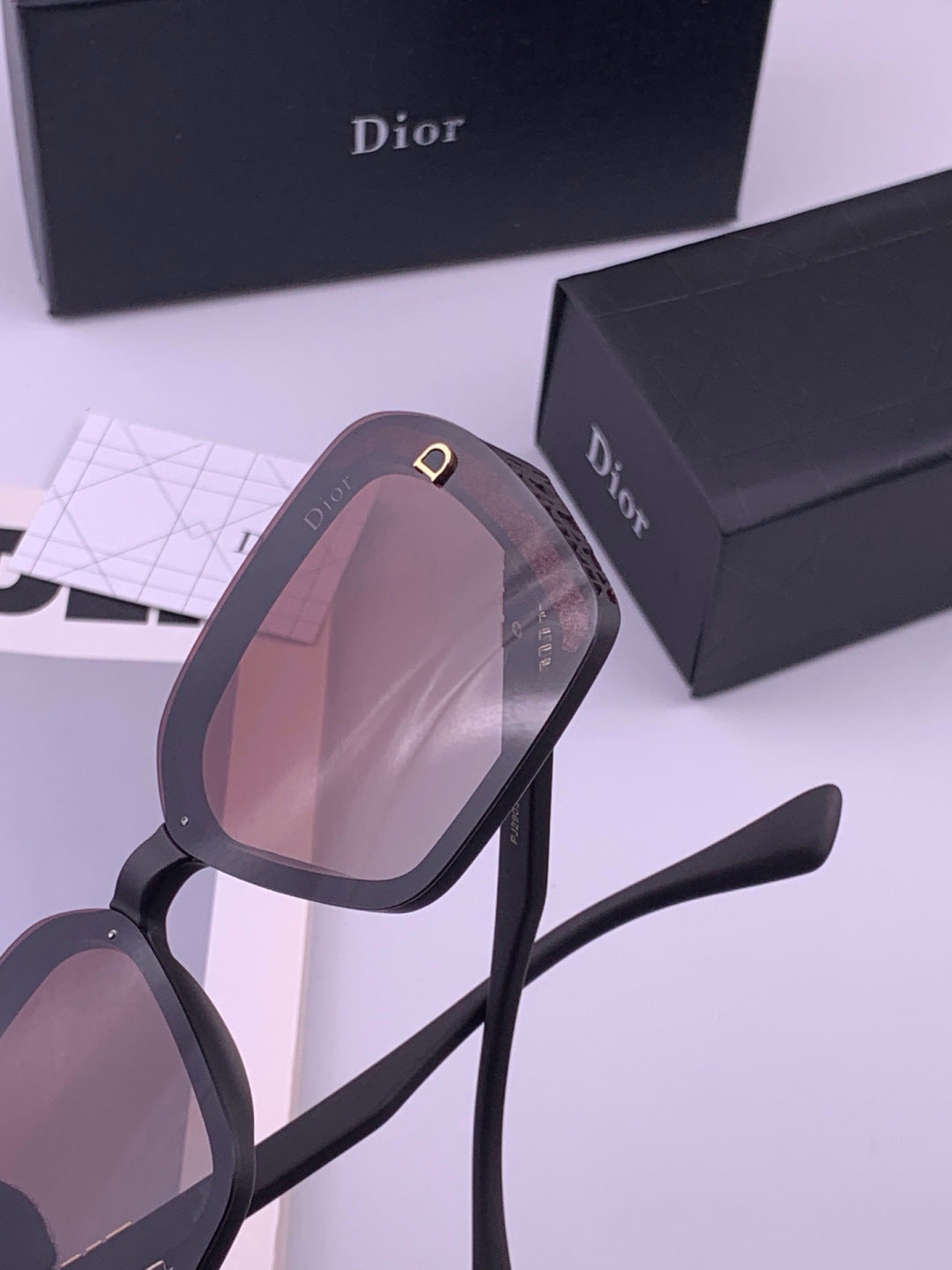 Dior CD3290 Polarized Square Gold Lens Sunglasses for Women - detail image 3