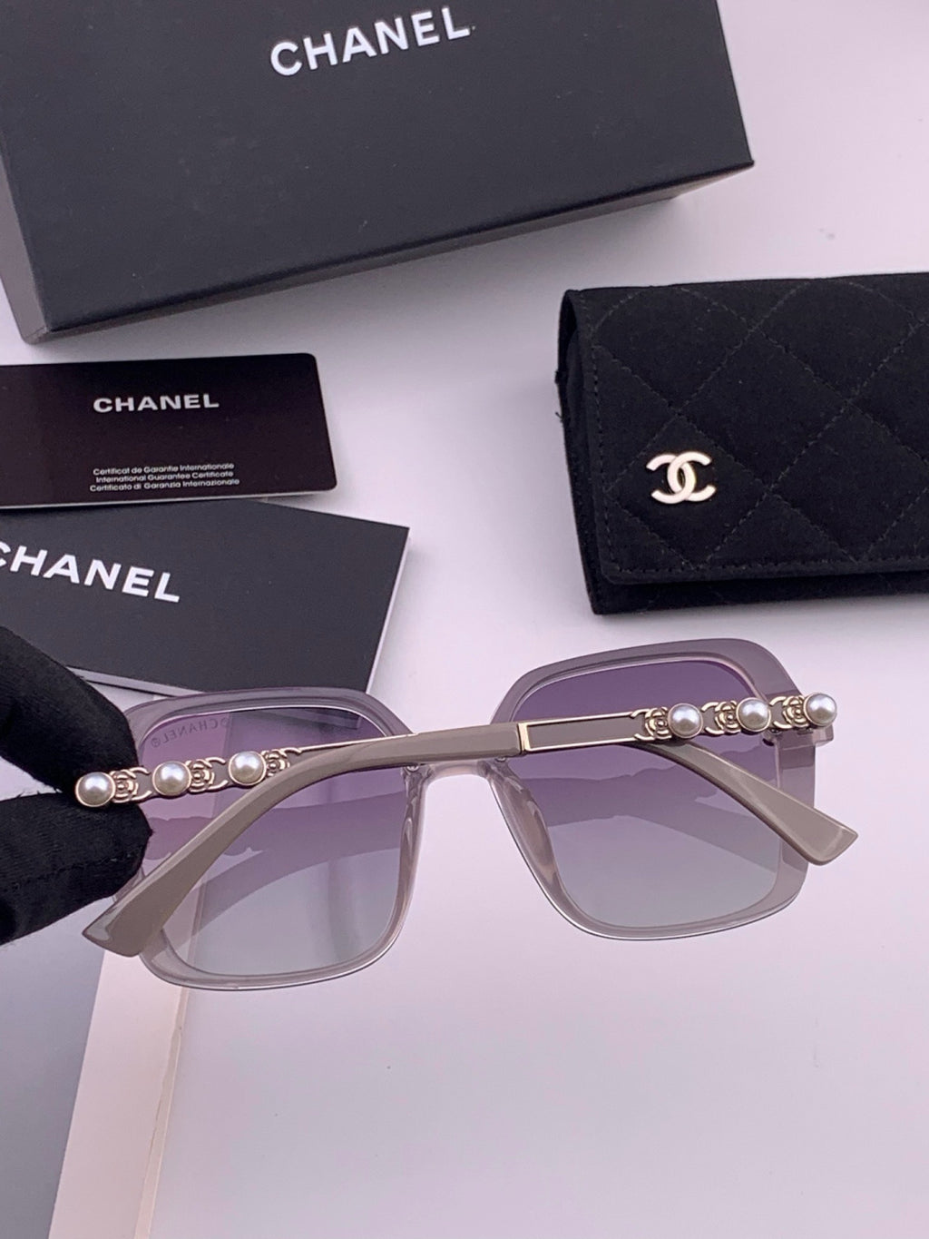 Chanel CH8788 Polarized Oversized Gray Lens Sunglasses for Men & Women - detail image 3