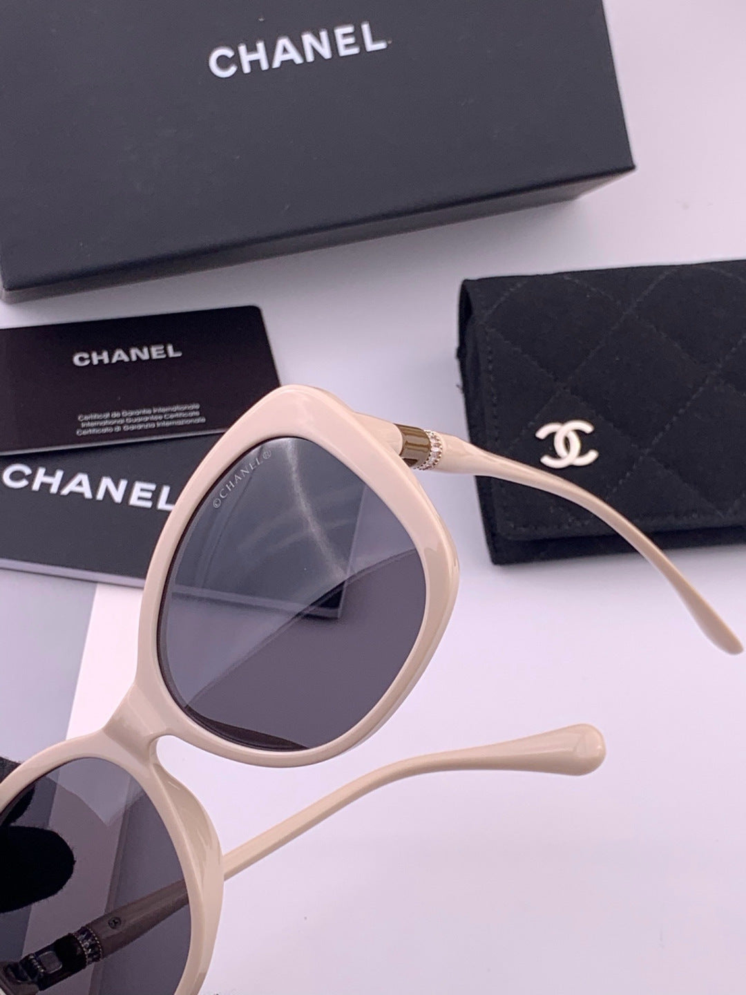 Chanel CH4907 Polarized Square Gray Lens Sunglasses for Women - detail image 3