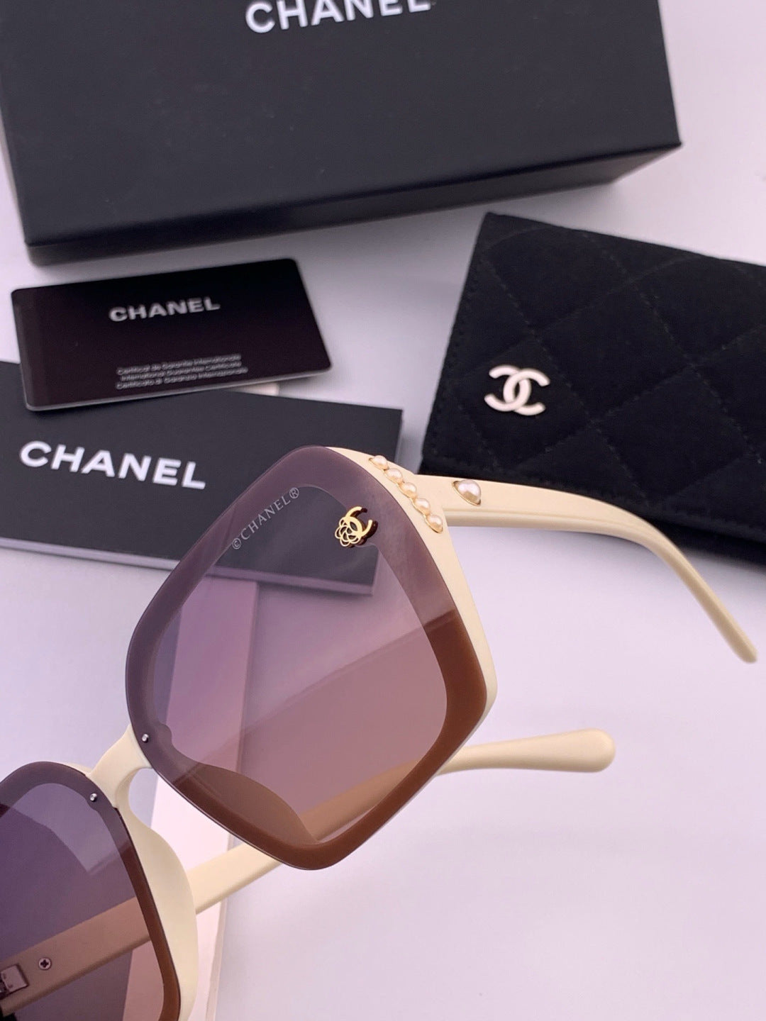 Chanel CH6994 Polarized Oversized Brown Lens Sunglasses for Men & Women - detail image 3
