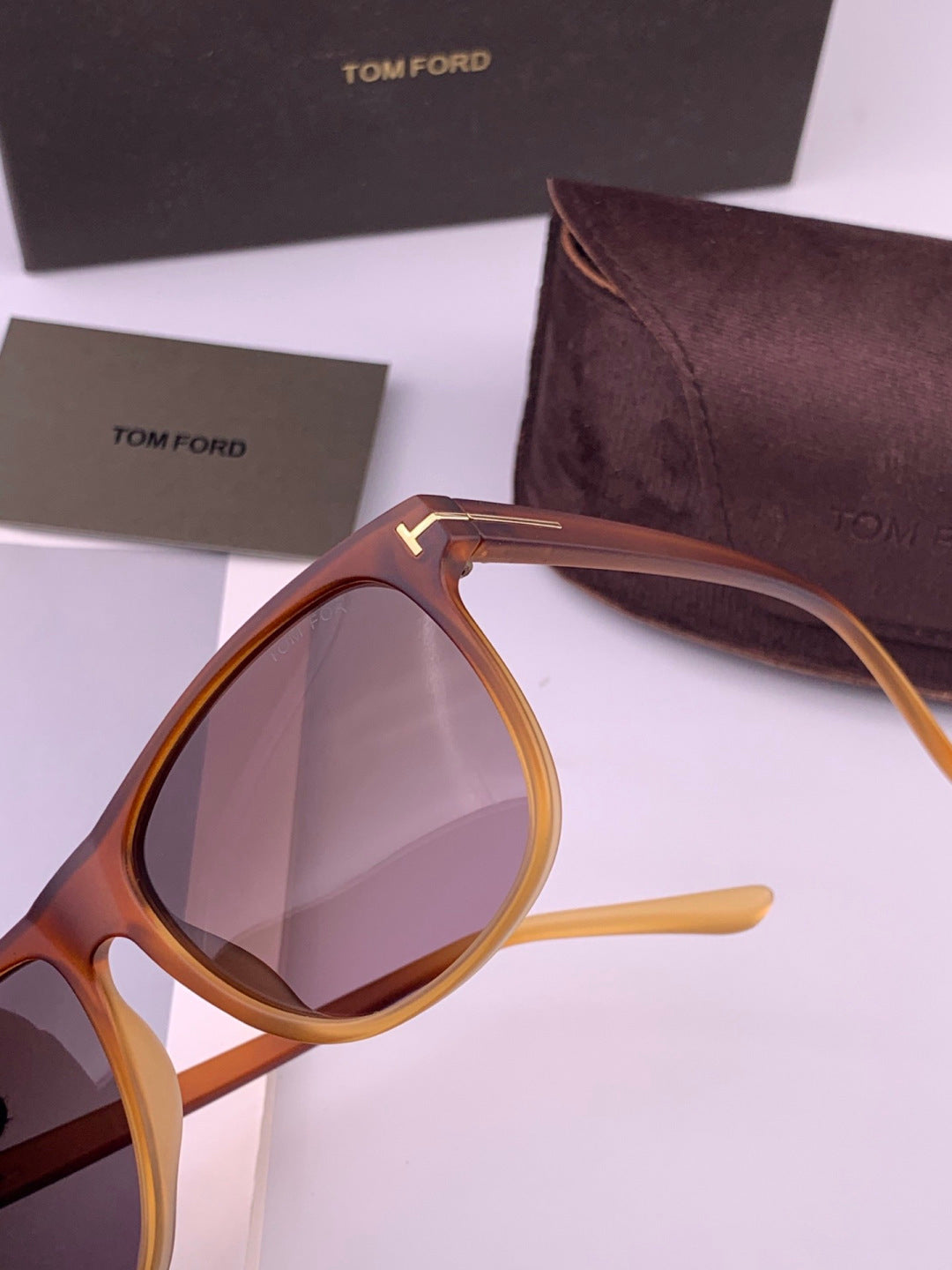 Tom Ford TF6220 Polarized Fashion Red Lens Sunglasses for Men & Women - detail image 3