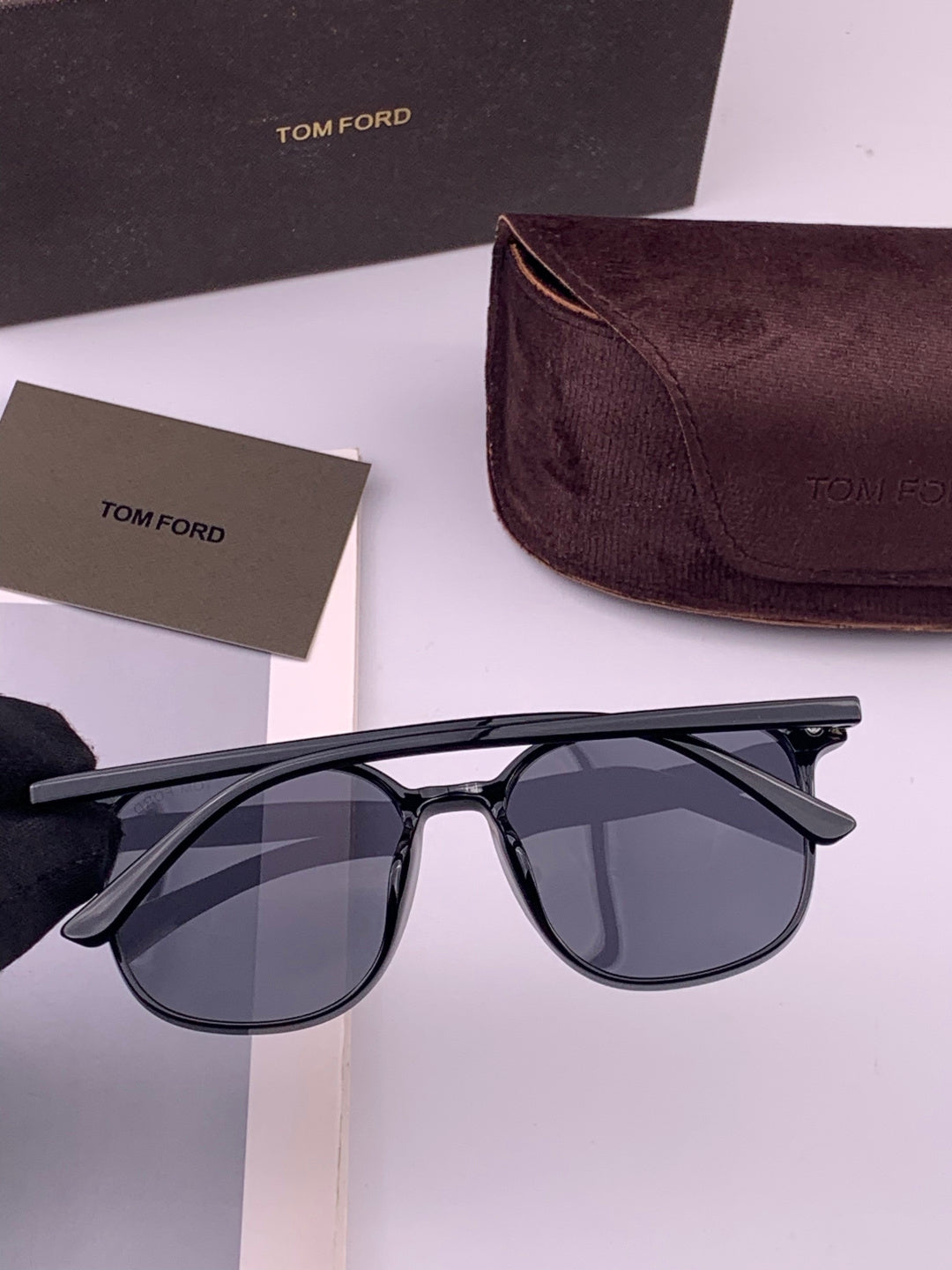 Tom Ford TF32037 Polarized Fashion Black Lens Sunglasses for Men & Women - detail image 4