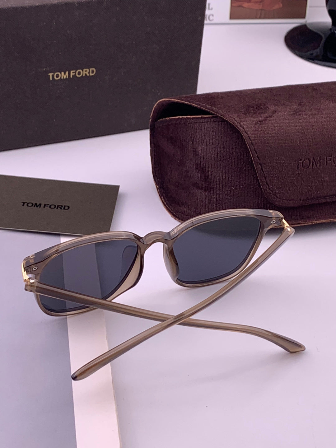 Tom Ford TF32037 Polarized Fashion Gray Lens Sunglasses for Men & Women - detail image 5