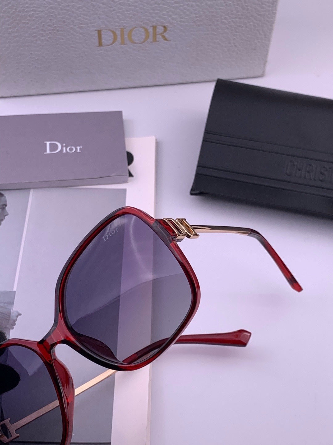 Dior D8266 Polarized Fashion Black Lens Sunglasses for Men & Women - detail image 3