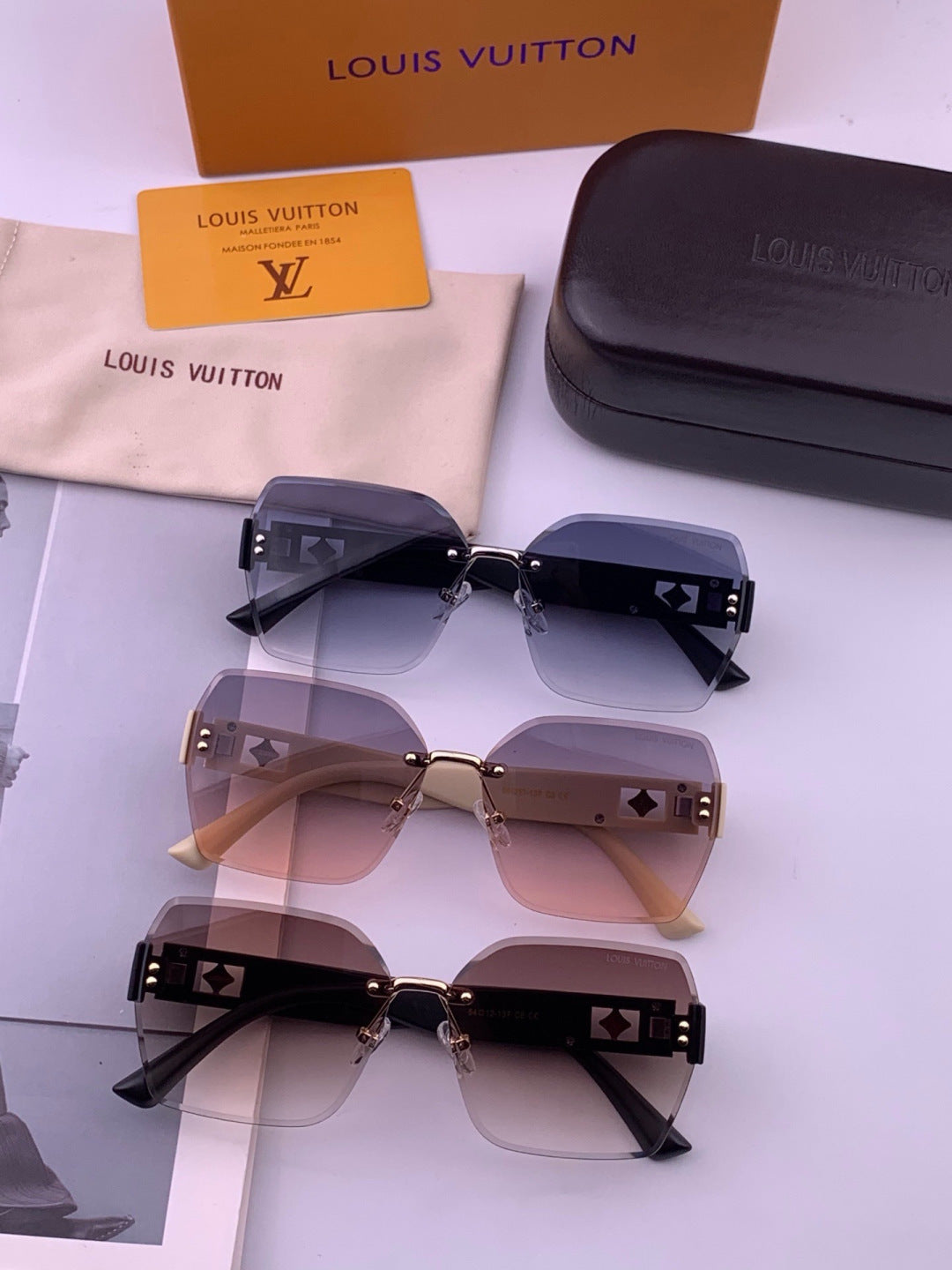 Louis Vuitton L9261 Square Black Lens Sunglasses for Men & Women - detail image 7