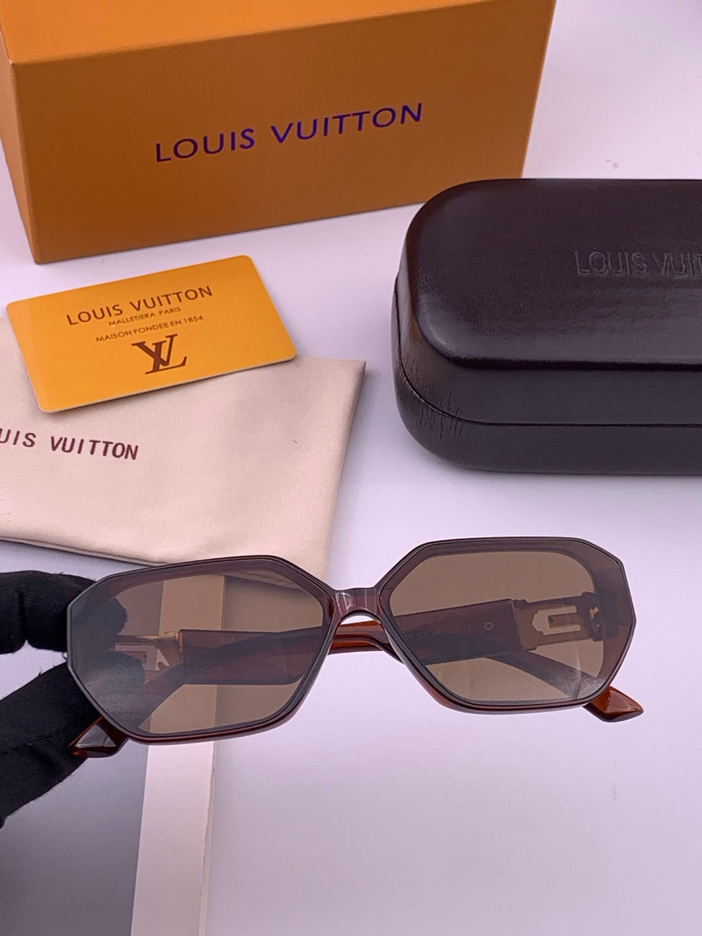 Louis Vuitton L17001 Square Black Lens Sunglasses for Women - 486183