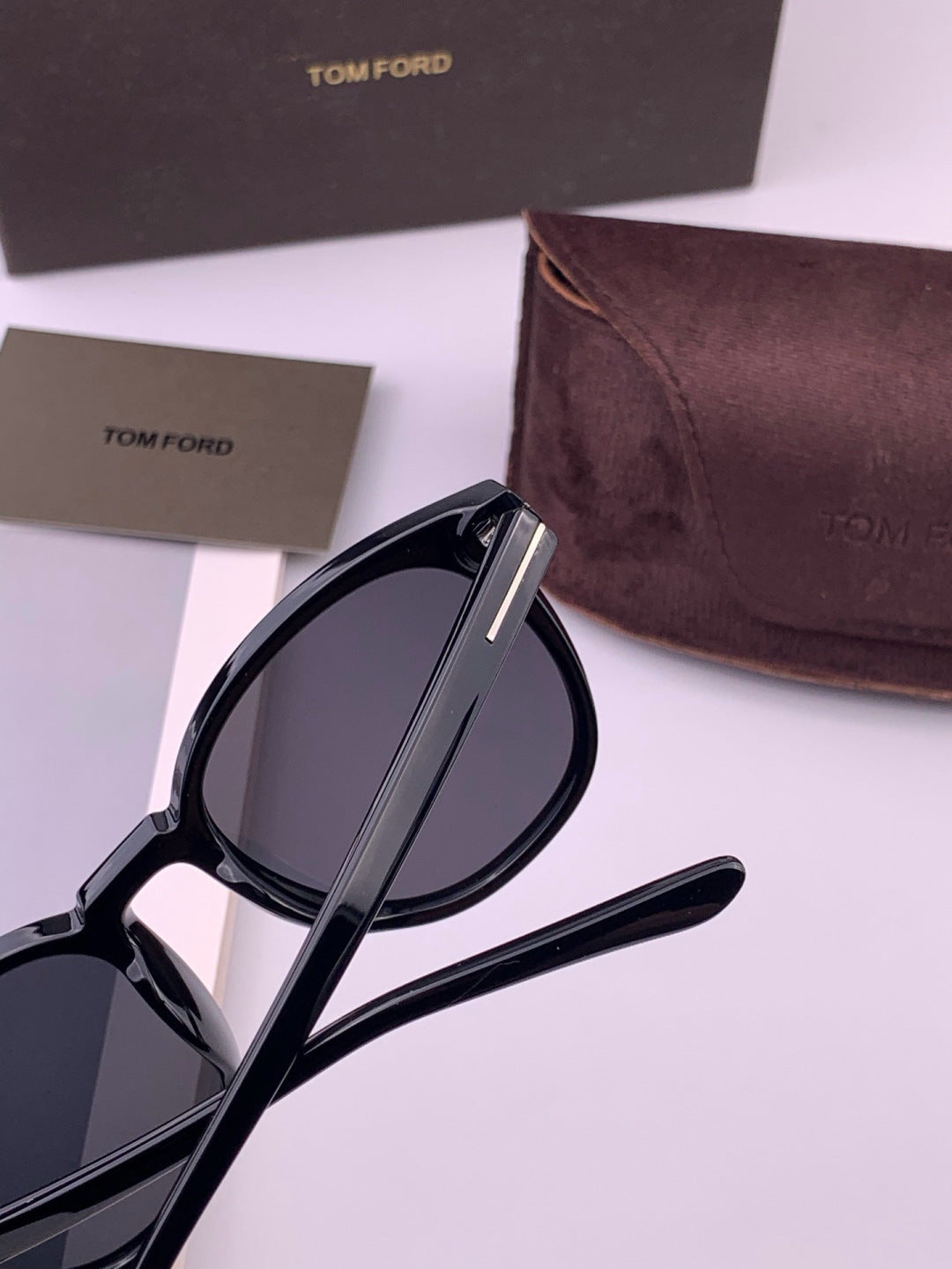 Tom Ford TF4220 Polarized Fashion Gold Lens Sunglasses for Men & Women - detail image 4