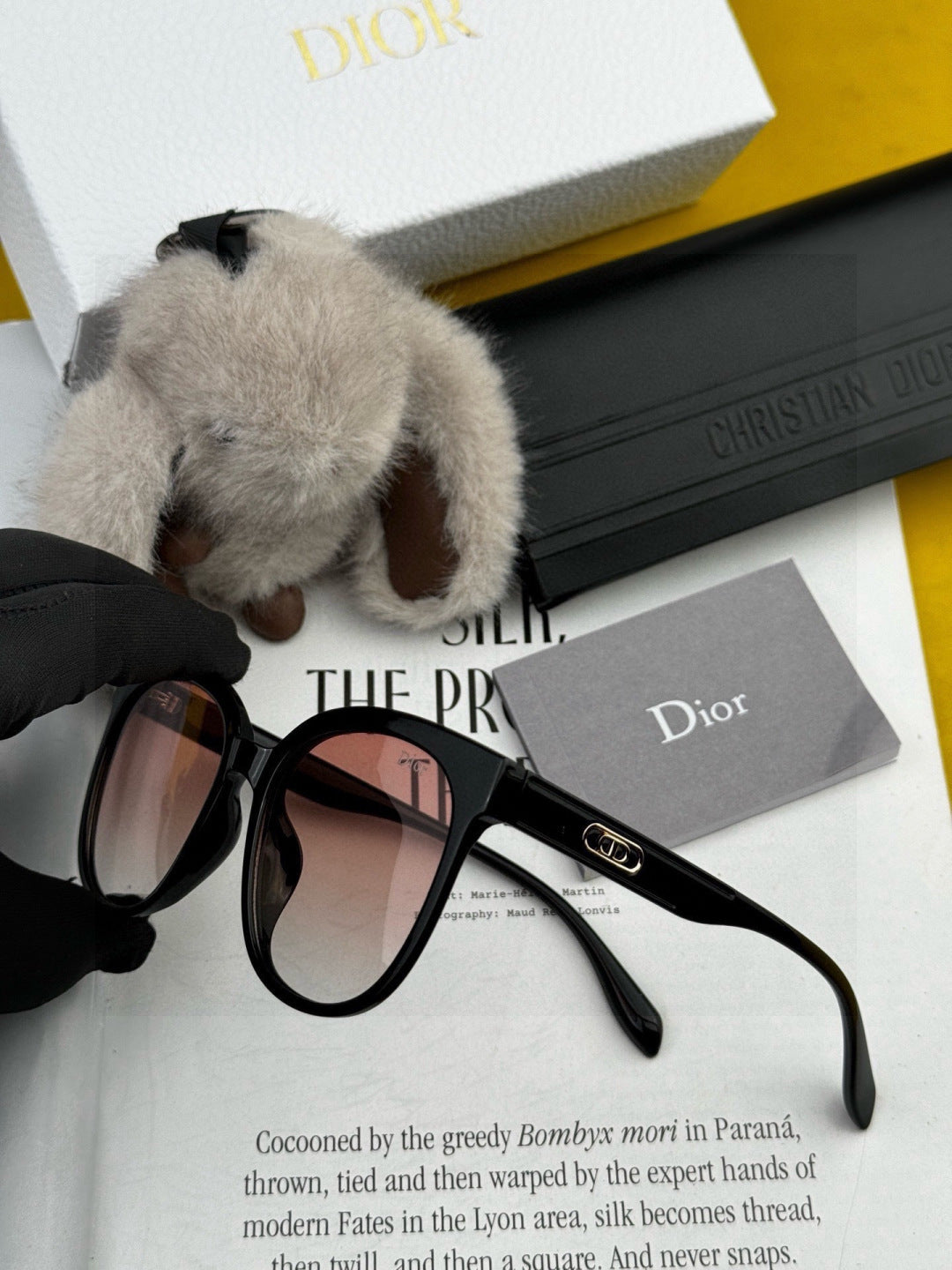 Dior D6106 Polarized Round Red Lens Sunglasses for Men & Women - detail image 4