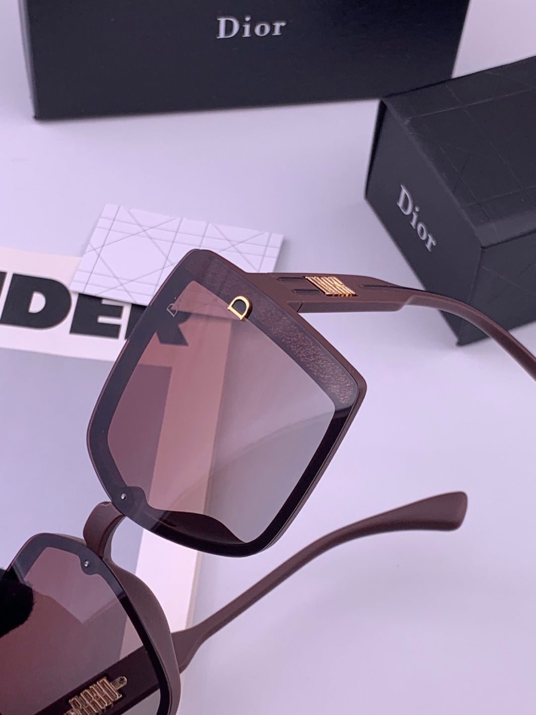 Dior D5290 Polarized Square Brown Lens Sunglasses for Men & Women - detail image 3
