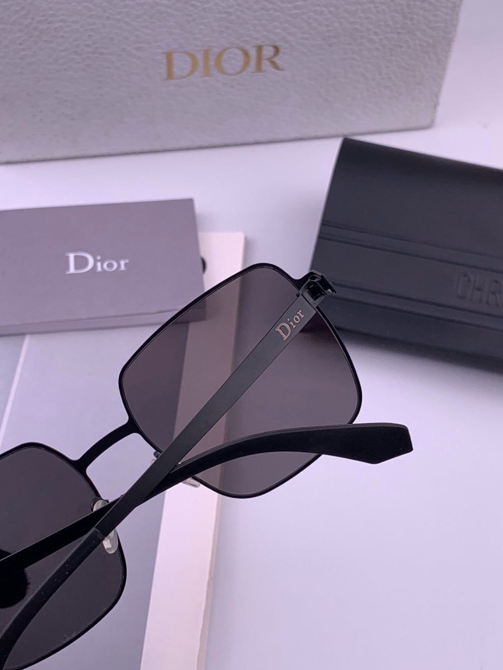 Dior D3908 Fashion Black Lens Sunglasses for Men & Women - detail image 3