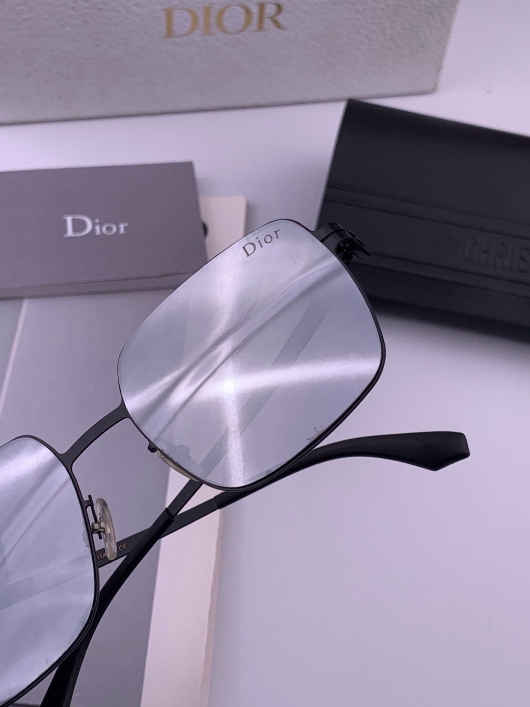 Dior D3908 Fashion Black Lens Sunglasses for Men & Women - detail image 4
