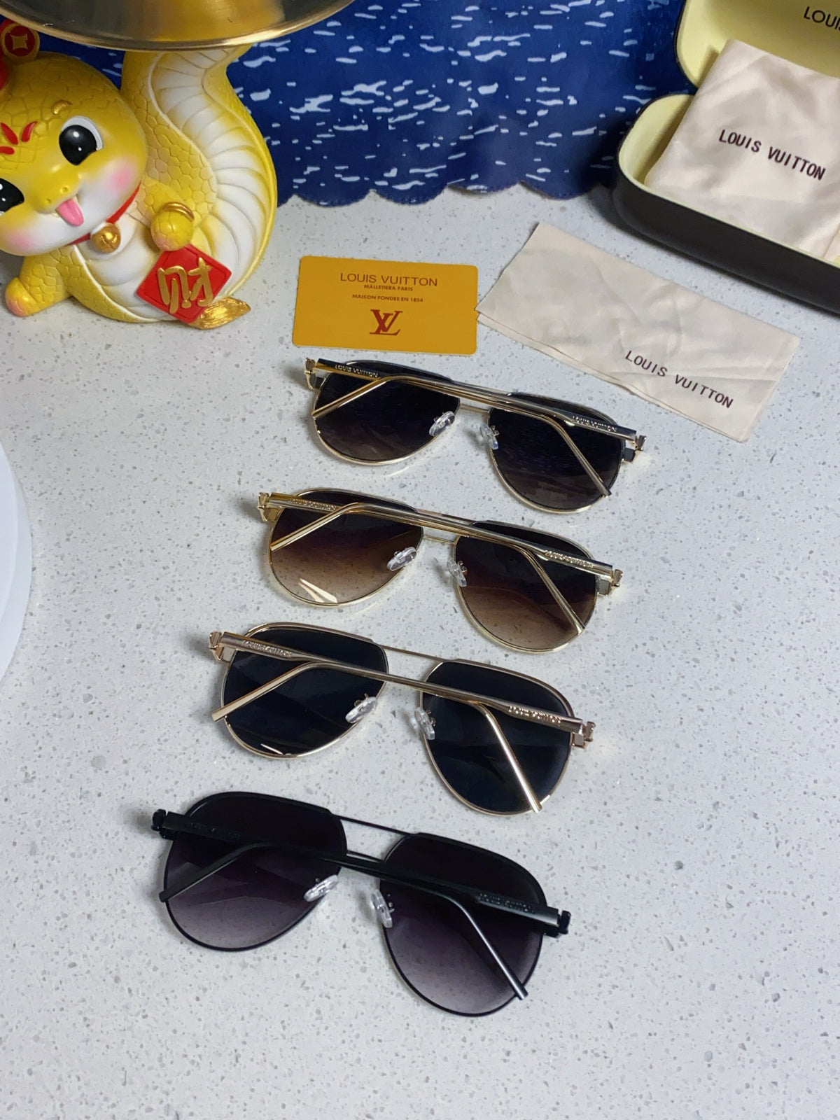 Louis Vuitton Aviator Gray Lens Sunglasses for Women - 381879 - detail image 10