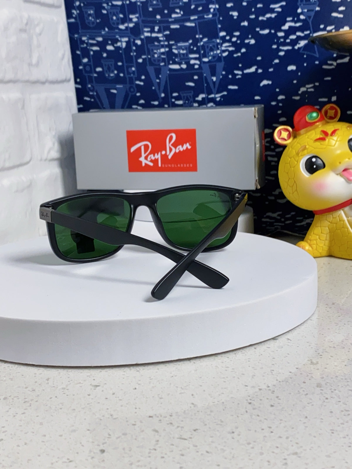 Ray-Ban RB4185 Aviator Black Lens Sunglasses for Men & Women - detail image 4