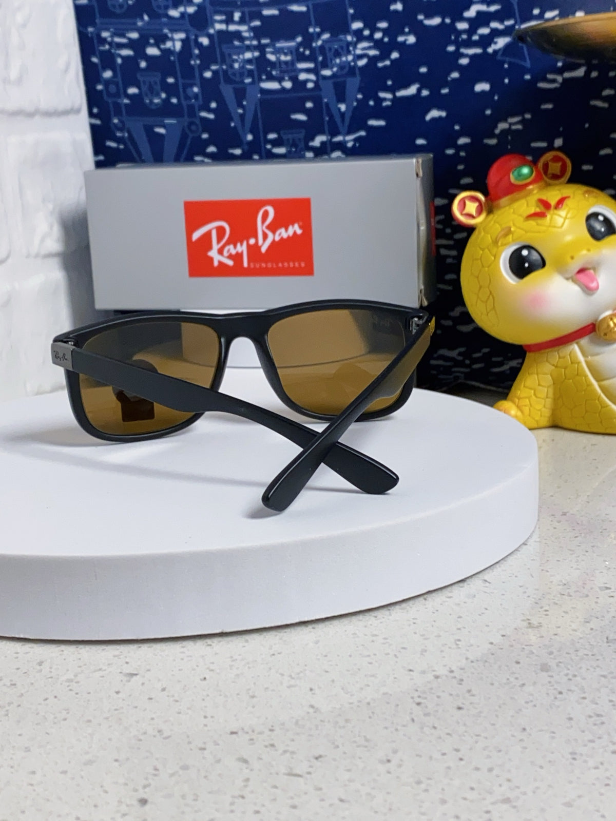 Ray-Ban RB4185 Aviator Brown Lens Sunglasses for Men & Women - detail image 3