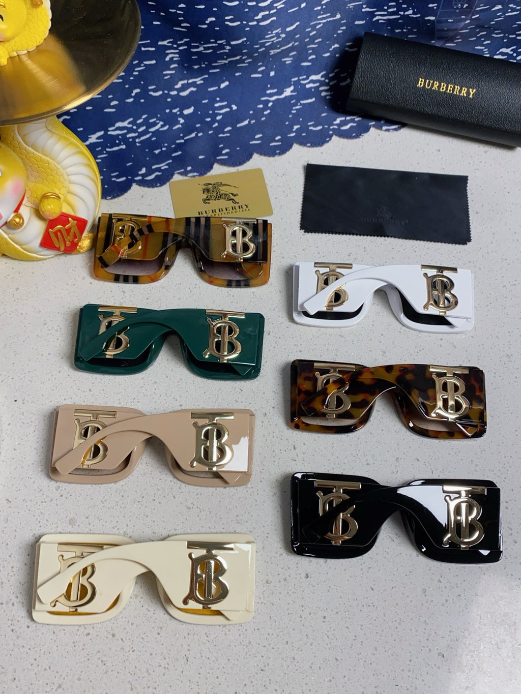 Burberry Oversized Brown Lens Sunglasses for Men & Women - 416032 - detail image 10