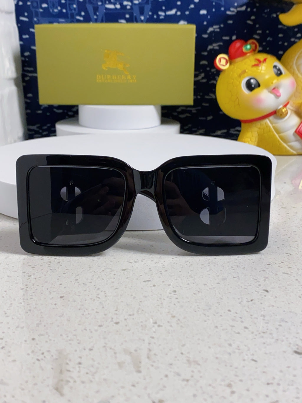 Burberry Oversized Gold Lens Sunglasses for Men & Women - 449583 - detail image 8